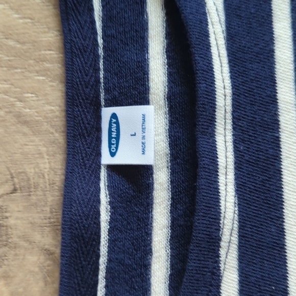 Old Navy Sweater size L - Picture 3 of 6